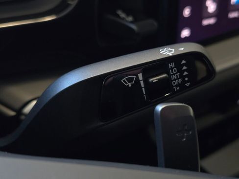 Certified 2025 Porsche Cayenne Coupe image 45