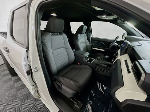 Used 2024 Toyota Tacoma TRD Off-Road AWD/4WD image 28