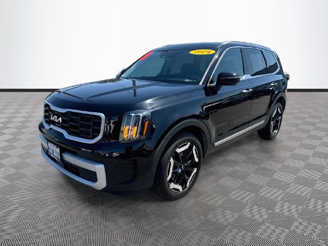 Used 2024 Kia Telluride S FWD image 3