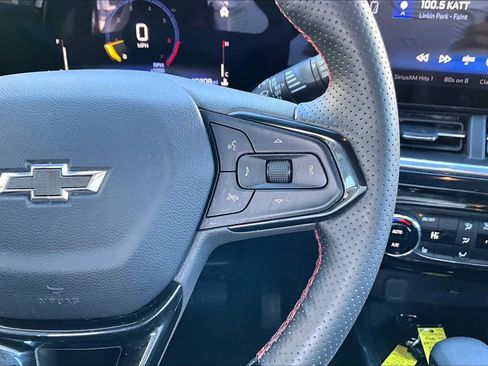 Used 2025 Chevrolet Trax RS image 21