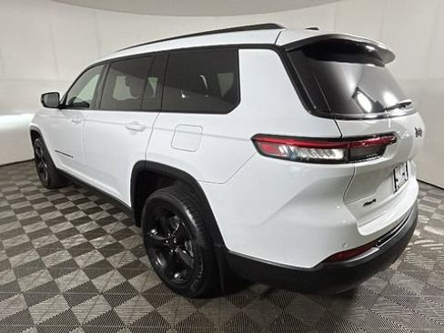 Used 2023 Jeep Grand Cherokee L Laredo AWD/4WD image 4