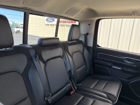 Used 2022 RAM 1500 Laramie AWD/4WD image 9