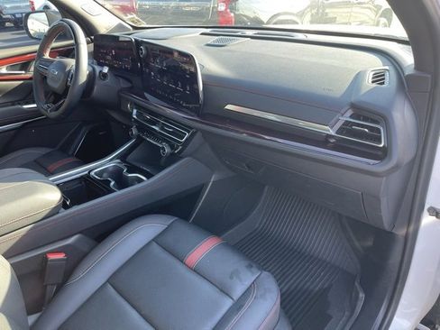 Used 2024 Chevrolet Traverse RS image 14