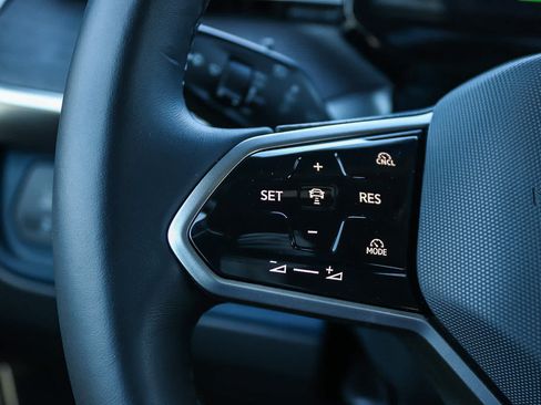 New 2025 Volkswagen ID. Buzz Pro S RWD image 24