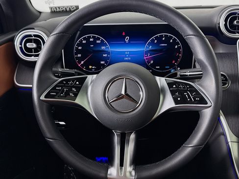 Certified 2025 Mercedes-Benz GLC 300 4MATIC image 19