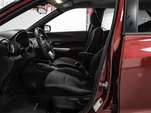 Used 2020 Nissan Kicks SR w/ Exterior Package FWD image 4