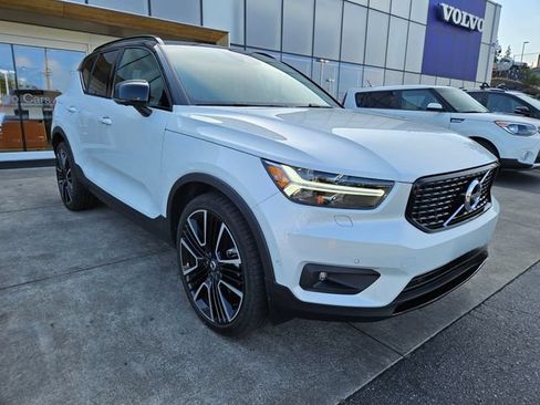Used 2019 Volvo XC40 T5 R-Design AWD/4WD image 3