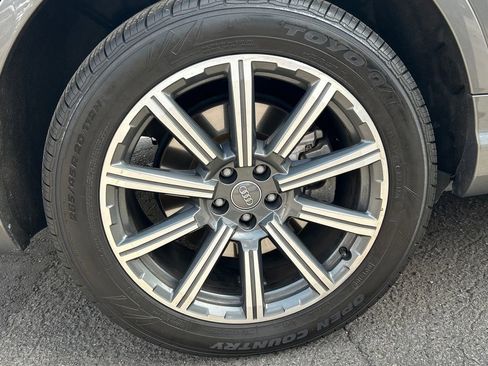 Used 2017 Audi Q7 3.0T Premium Plus w/ Premium Plus Package image 14