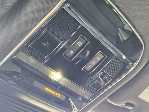 Used 2023 Land Rover Range Rover SE image 33