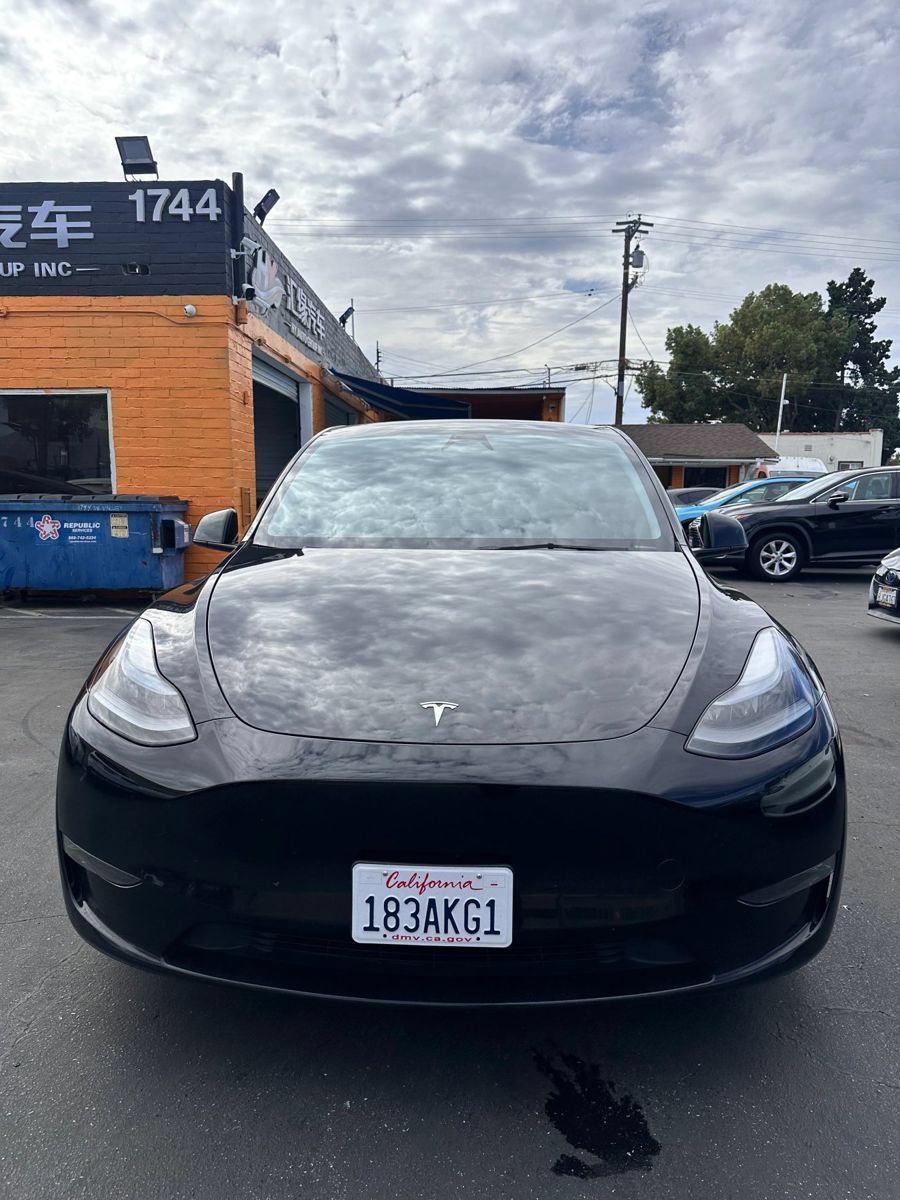 Used 2023 Tesla Model Y Performance AWD/4WD image 2