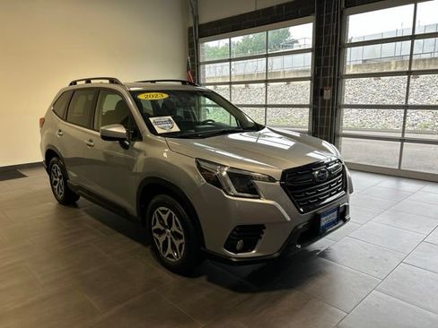 Used 2023 Subaru Forester Premium AWD/4WD image 6
