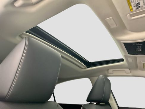 Used 2025 Lexus ES 350 w/ Accessory Package (Z2) FWD image 16