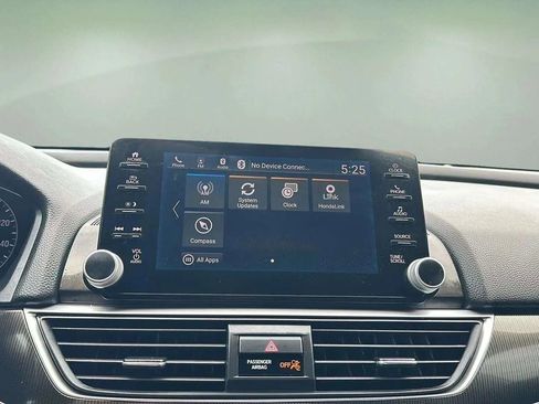 Used 2018 Honda Accord Sport image 33