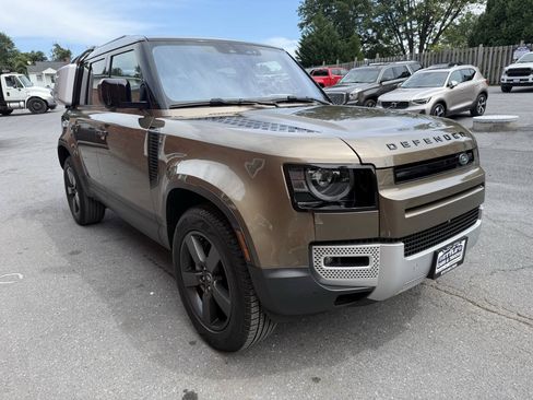 Used 2022 Land Rover Defender 110 SE AWD/4WD image 7