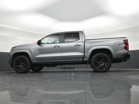 Used 2025 Chevrolet Colorado Z71 w/ Technology Package AWD/4WD image 25