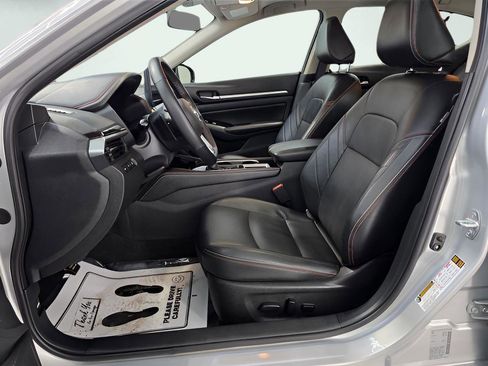 Certified 2025 Nissan Altima 2.5 SR w/ SR Premium Package FWD image 11