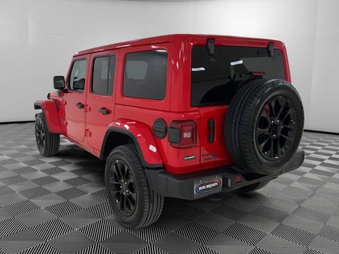 Used 2025 Jeep Wrangler Unlimited Sahara w/ Safety Group image 5