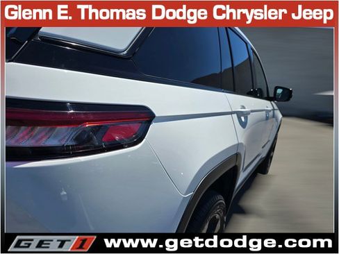 Certified 2023 Jeep Grand Cherokee Limited w/ Luxury Tech Group II image 12