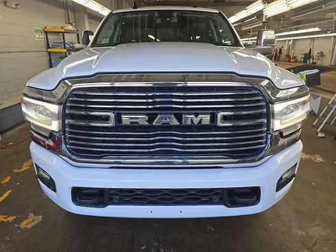 Used 2024 RAM 2500 Laramie AWD/4WD image 2
