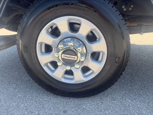 Used 2024 Ford F350 XLT AWD/4WD image 30