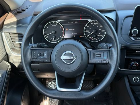 Used 2023 Nissan Rogue SV FWD image 22