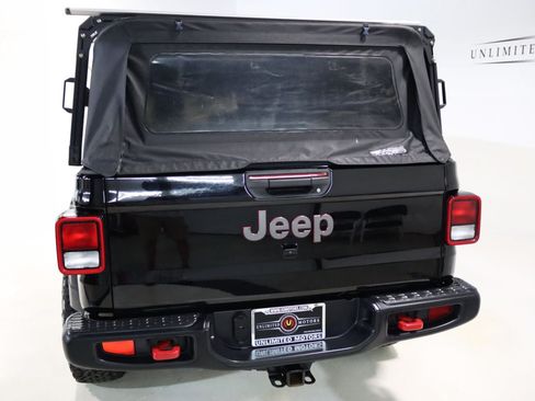 Used 2021 Jeep Gladiator Rubicon w/ Dual Top Group AWD/4WD image 41