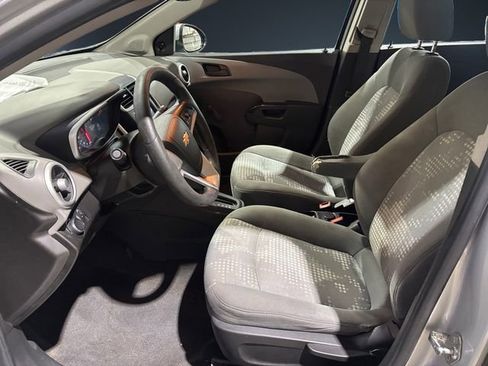 Used 2018 Chevrolet Sonic LS FWD image 9