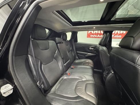 Used 2022 Jeep Cherokee Limited AWD/4WD image 15