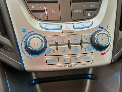 Used 2015 Chevrolet Equinox LTZ image 23