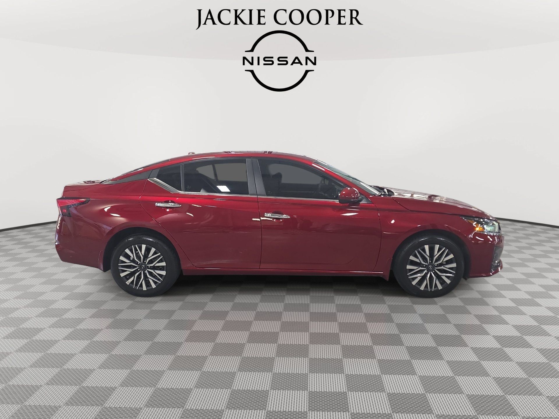 Used 2023 Nissan Altima 2.5 SV AWD/4WD image 4