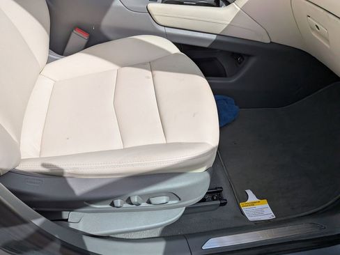 Certified 2024 Cadillac XT5 Premium Luxury w/ Technology Package FWD image 29