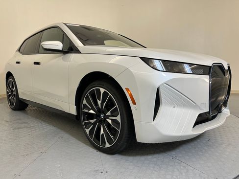 New 2026 BMW iX xDrive60 image 7