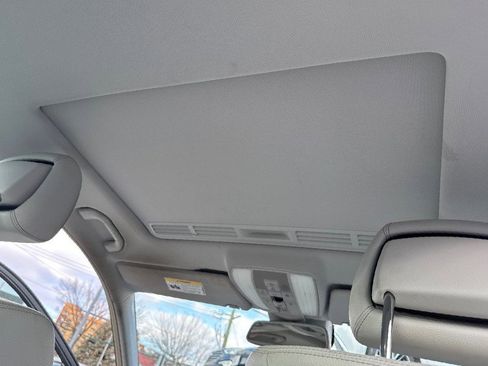 Used 2014 Mercedes-Benz E 350 4MATIC Sedan image 27