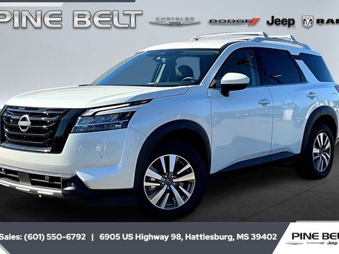 Used 2023 Nissan Pathfinder SL w/ Lighting Package (N92) image 10