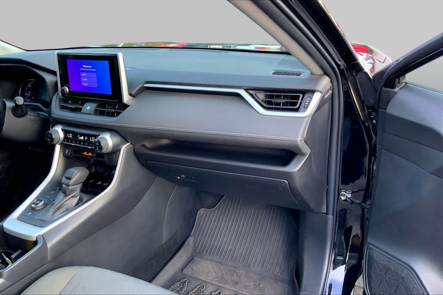 Used 2023 Toyota RAV4 AWD Hybrid image 16