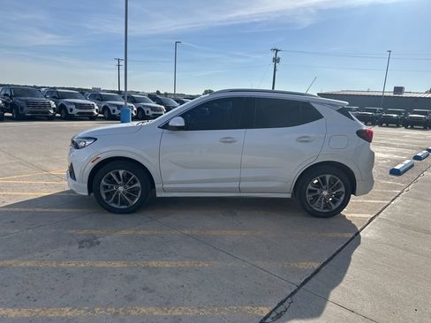 Used 2022 Buick Encore GX Essence w/ Advanced Technology Package FWD image 4