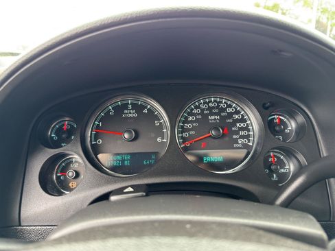 Used 2011 Chevrolet Avalanche LTZ AWD/4WD image 24