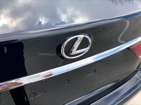 Used 2014 Lexus LS 460 w/ Ultra Luxury Package image 30