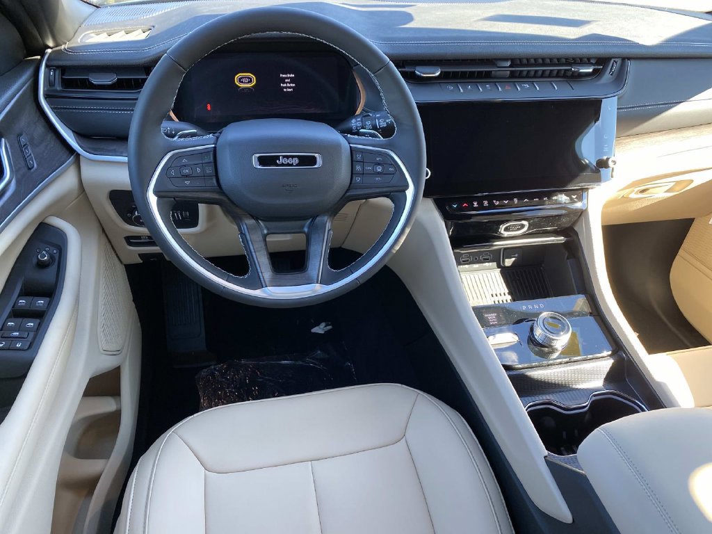 New 2027 Jeep Grand Cherokee Limited AWD/4WD image 9