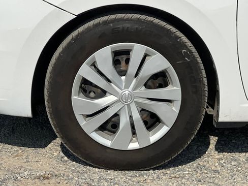 Used 2021 Nissan Versa S image 34