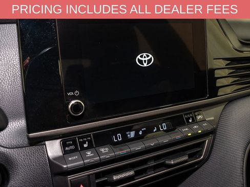 Used 2025 Toyota Camry SE w/ Convenience Package AWD/4WD image 12