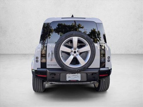 New 2026 Land Rover Defender 110 X-Dynamic SE image 8