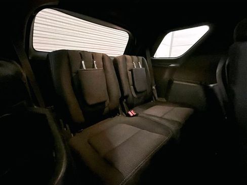 Used 2018 Ford Explorer XLT AWD/4WD image 27