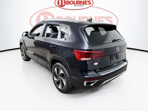 Used 2023 Volkswagen Taos SE w/ Panoramic Sunroof Package AWD/4WD image 9