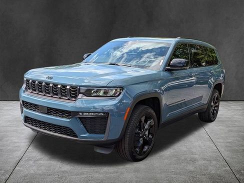 Used 2026 Jeep Grand Cherokee L Limited w/ Limited Altitude Package AWD/4WD image 9