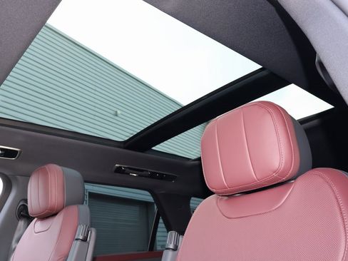 Used 2025 Land Rover Range Rover Sport Dynamic SE image 30