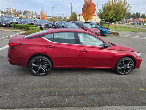 New 2025 Nissan Altima 2.5 SR image 4