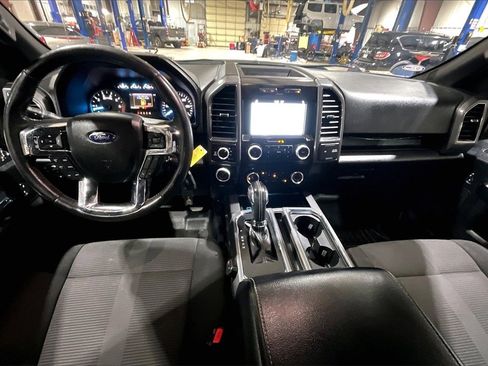 Used 2017 Ford F150 XLT w/ Equipment Group 302A Luxury image 15