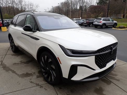 New 2026 Lincoln Nautilus Reserve w/ Jet Appearance Package image 15