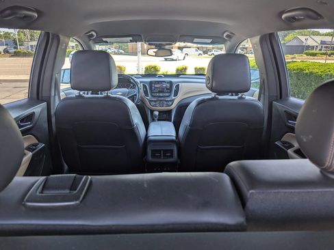 Used 2022 Chevrolet Equinox Premier AWD/4WD image 24
